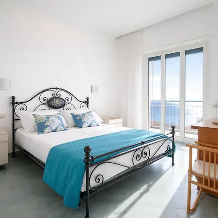 Attico Vista Mare - Due Passi Dal Mare 公寓