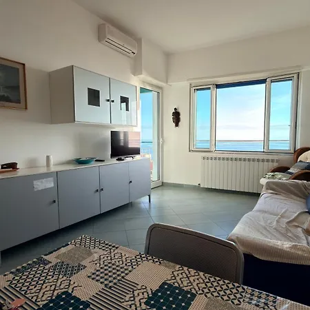 Splendido Attico Vista Mare Apartment